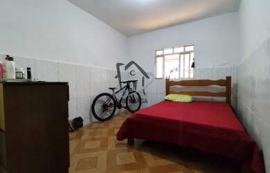 Imagem: A casa possui 3 Dormitórios, 1 Suíte, 3 Banheiros, 3 Vagas