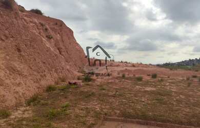 Imagem: O terreno possui 360m² de Área e está localizado em Quintas