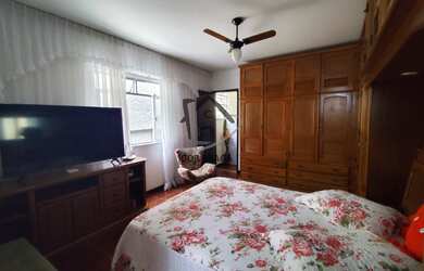 Imagem: A casa possui 3 Dormitórios, 2 Suítes, 3 Banheiros, 2 Vagas