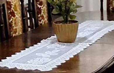 Imagem: A casa possui 3 Dormitórios, 1 Suíte, 2 Banheiros, 2 Vagas