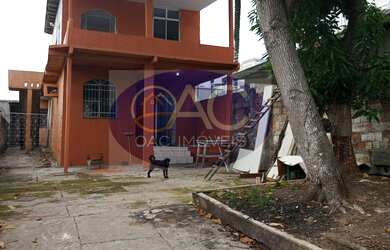 Imagem: A casa possui 4 Dormitórios, 2 Suítes, 4 Banheiros, 2 Vagas