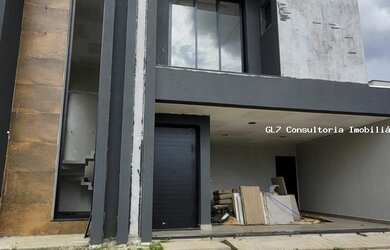 Imagem: A casa em condomínio possui 3 Dormitórios, 1 Suíte, 3 Banheiros