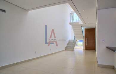 Imagem: A casa em condomínio possui 3 Dormitórios, 2 Suítes, 3 Banheiros