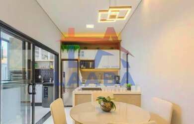 Imagem: A casa em condomínio possui 3 Dormitórios, 1 Suíte, 3 Banheiros