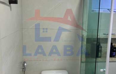 Imagem: A casa possui 2 Dormitórios, 1 Suíte, 3 Banheiros, 2 Vagas