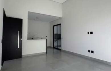 Imagem: A casa possui 3 Dormitórios, 1 Suíte, 2 Banheiros, 2 Vagas