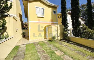 Imagem: A casa em condomínio possui 3 Dormitórios, 1 Suíte, 3 Banheiros