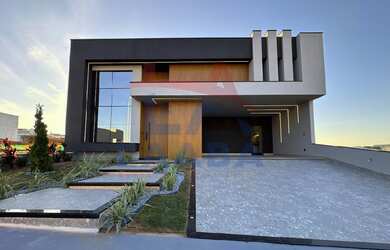 Imagem: A casa em condomínio à venda possui 3 Dormitórios, 3 Suítes