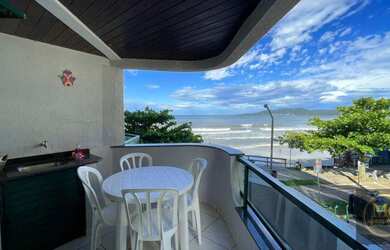 Imagem: O apartamento possui 2 Dormitórios, 1 Suíte, 2 Banheiros