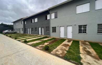 Imagem: A casa possui 2 Dormitórios, 1 Vaga na garagem e 58m² de Área