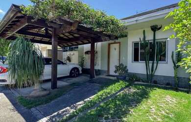 Imagem: A casa possui 5 Dormitórios, 2 Suítes, 4 Banheiros, 4 Vagas