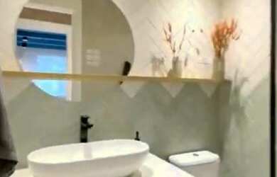 Imagem: O apartamento possui 2 Dormitórios, 1 Suíte, 2 Banheiros