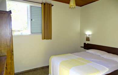 Imagem: A casa possui 4 Dormitórios, 2 Suítes, 4 Banheiros, 4 Vagas