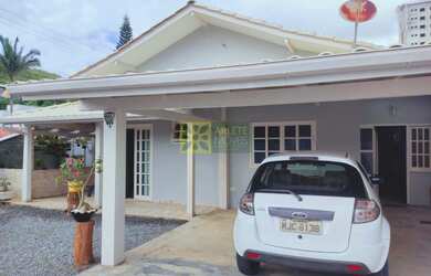 Imagem: A casa possui 3 Dormitórios, 1 Suíte, 2 Banheiros, 2 Vagas