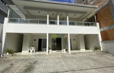 Imagem: O apartamento possui 2 Dormitórios, 1 Suíte, 2 Banheiros