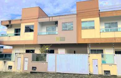 Imagem: A casa possui 3 Dormitórios, 1 Suíte, 2 Banheiros, 1 Vaga