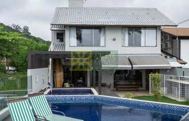 Imagem 1: Casa - Porto Belo SC. Piscina, Churrasqueira, Guarda roupaeLareira