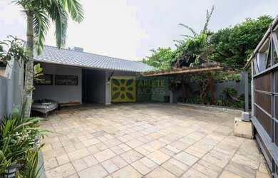 Imagem 3: Casa - Porto Belo SC. Piscina, Churrasqueira, Guarda roupaeLareira