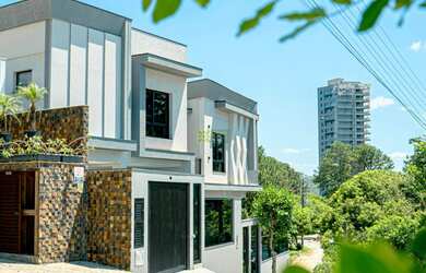 Imagem 2: Casa - Porto Belo SC. Piscina, Churrasqueira, Vista para o mareÁrea de...