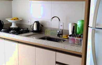 Imagem: O apartamento possui 2 Dormitórios, 1 Banheiro, 1 Vaga na garagem