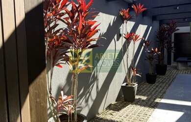 Imagem: A casa possui 7 Dormitórios, 3 Suítes, 6 Banheiros, 5 Vagas