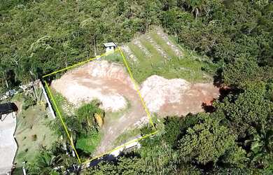 Imagem: O terreno possui 840m² de Área e está localizado em Centro