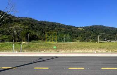 Imagem: O terreno possui 360m² de Área e está localizado em Alto