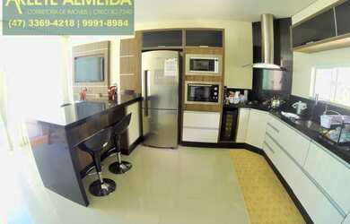 Imagem 9: Casa - Porto Belo SC. Churrasqueira, 400m² de Área Privada, 2 Vagas...