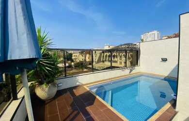 Imagem: A casa possui 3 Dormitórios, 2 Suítes, 4 Banheiros, 169m²