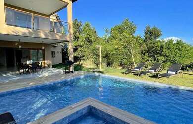 Imagem: A casa em condomínio possui 6 Dormitórios, 6 Suítes, 7 Banheiros