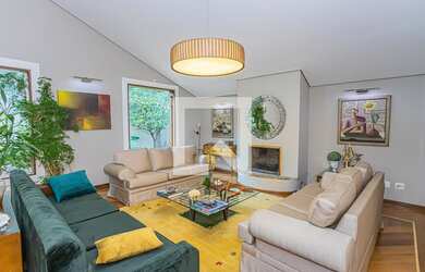 Imagem: A casa à venda possui 5 Dormitórios, 4 Suítes, 11 Banheiros