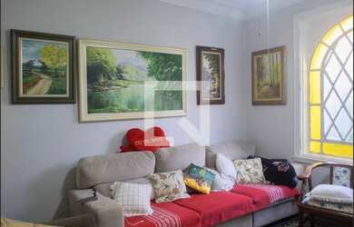 Imagem: A casa possui 5 Dormitórios, 2 Suítes, 4 Banheiros, 3 Vagas