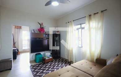 Imagem: A casa possui 3 Dormitórios, 1 Suíte, 2 Banheiros, 2 Vagas