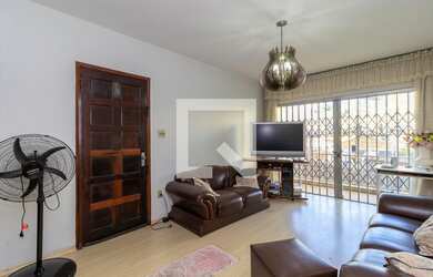 Imagem: A casa possui 4 Dormitórios, 3 Suítes, 4 Banheiros, 4 Vagas