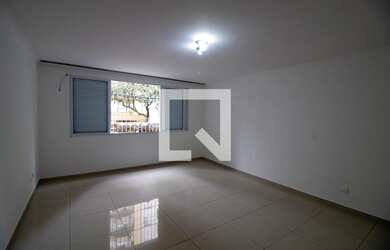 Imagem: A casa em condomínio possui 3 Dormitórios, 1 Suíte, 3 Banheiros