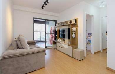 Imagem: O apartamento possui 2 Dormitórios, 1 Suíte, 2 Banheiros