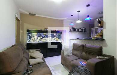 Imagem: A casa possui 1 Dormitório, 1 Banheiro, 5 Vagas na garagem