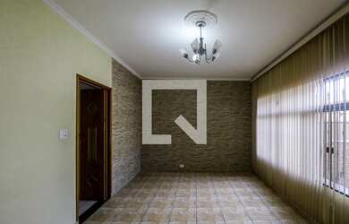 Imagem: A casa possui 3 Dormitórios, 2 Banheiros, 3 Vagas na garagem