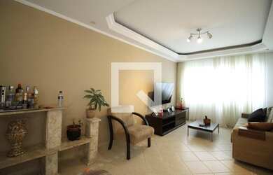 Imagem: A casa possui 6 Dormitórios, 3 Suítes, 6 Banheiros, 2 Vagas