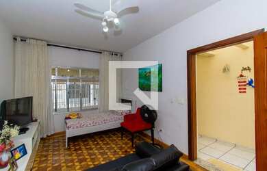 Imagem: A casa possui 3 Dormitórios, 1 Suíte, 3 Banheiros, 2 Vagas