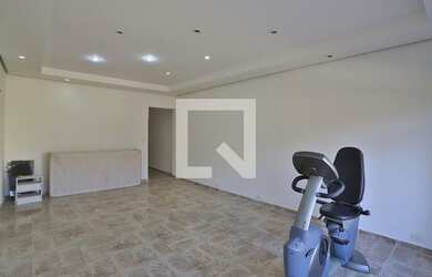 Imagem: A casa possui 2 Dormitórios, 3 Banheiros, 2 Vagas na garagem