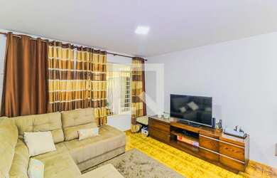 Imagem: A casa possui 4 Dormitórios, 2 Suítes, 4 Banheiros, 2 Vagas