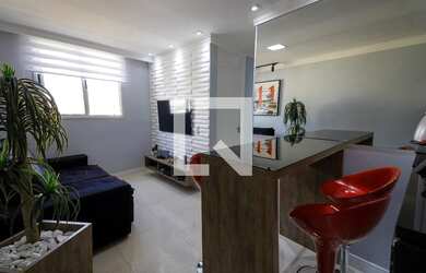 Imagem: O apartamento possui 2 Dormitórios, 1 Banheiro, 1 Vaga na garagem