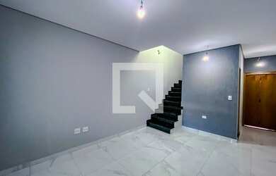 Imagem: A casa possui 3 Dormitórios, 1 Suíte, 3 Banheiros, 2 Vagas