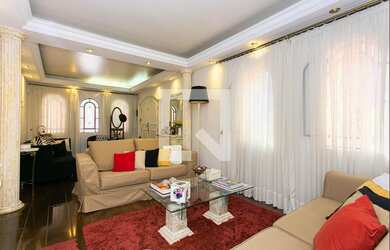 Imagem: A casa possui 4 Dormitórios, 3 Suítes, 4 Banheiros, 2 Vagas