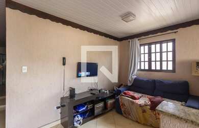 Imagem: A casa possui 3 Dormitórios, 1 Suíte, 3 Banheiros, 2 Vagas