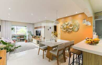 Imagem: O apartamento possui 4 Dormitórios, 1 Suíte, 2 Banheiros