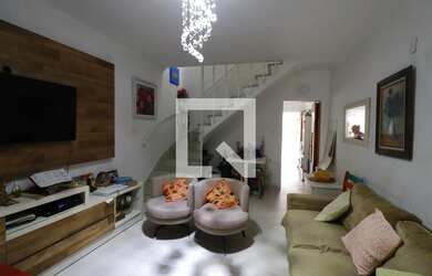 Imagem: A casa possui 2 Dormitórios, 2 Banheiros, 1 Vaga na garagem