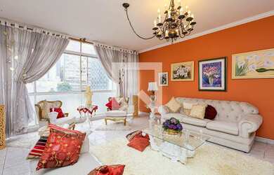 Imagem: O apartamento possui 3 Dormitórios, 1 Suíte, 2 Banheiros