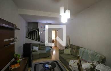 Imagem: A casa possui 2 Dormitórios, 1 Banheiro, 1 Vaga na garagem